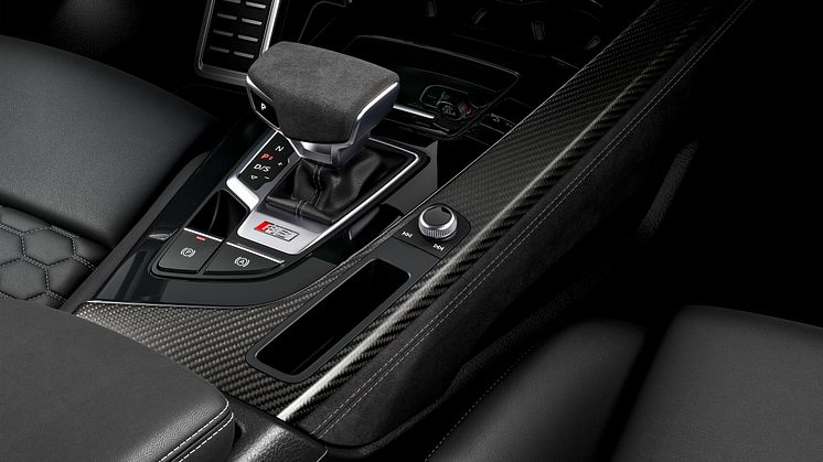 Audi RS 5 Sportback med competition plus pakke (Sebringsort krystaleffekt)