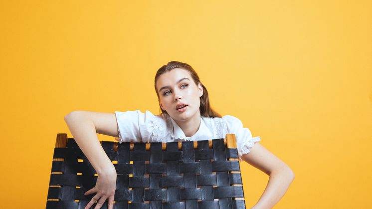 PAULA JIVÈN SLÄPPER NY SINGEL OCH ÄR NOMINERAD TILL FRAMTIDENS ARTIST PÅ P3 GULD