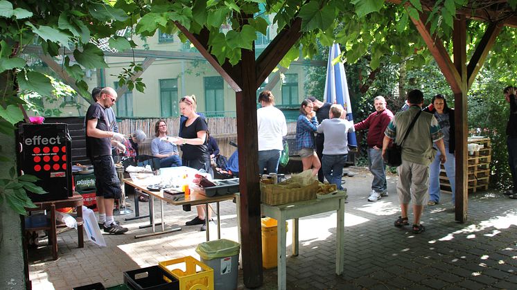 Frank Schmiade zeigt sein Bärenherz: Benefizgrillen in der Villa Leipzig