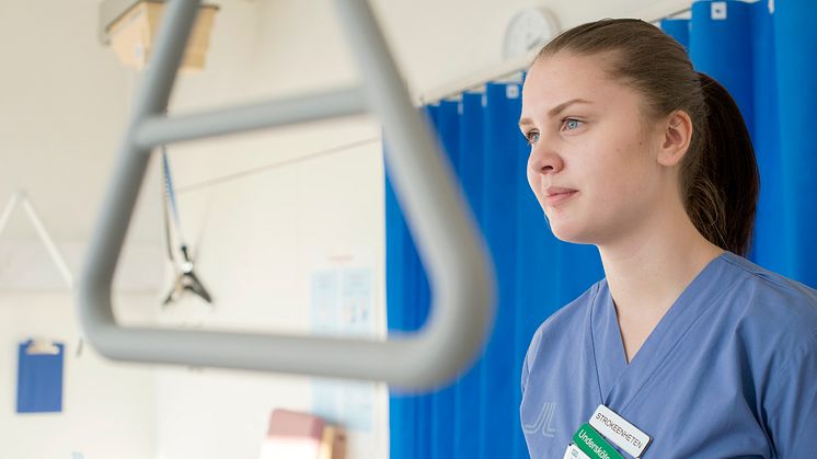 – Jag älskar mitt jobb som undersköterska och det är kul att få tävla i ett yrke som jag är stolt över att ha, menar Jonna Mjörnell som direktkvalificerade sig för Yrkes-SM bl a för att ha förmågan att se hela patientens behov.