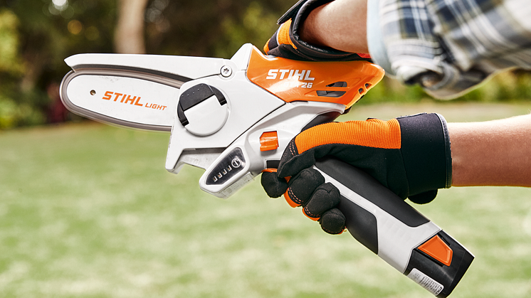 STIHL GTA 26 kompaktin kokoinen ja helppokäyttöinen akkusaha puutarhaan