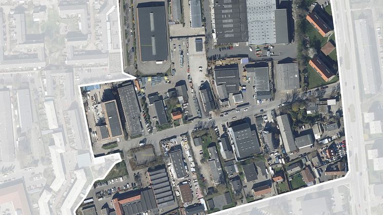 Sådan ser området ud i dag - det er primært et erhvervsområde. Planen er at omdanne det til et attraktivt og levende bykvarter, der samtidigt er grønnere.