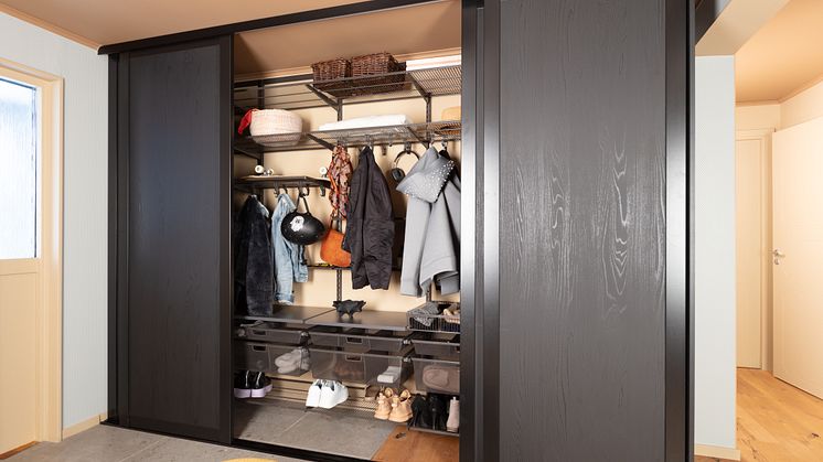 Elfa_Interior_Classic_Slidingdoor_Grace_2024_02_001.jpg