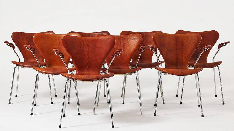 Karmstolar "Sjuan" av Arne Jacobsen