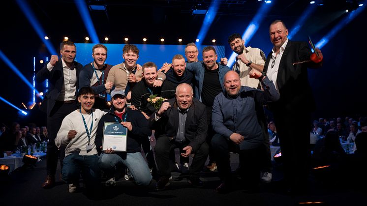 Årets Bedrift ble Skien Rørleggerforretning med daglig leder Bjørn Fredriksen. Prisen ble delt ut av Anders Almestad og Thomas Kristoffersen.