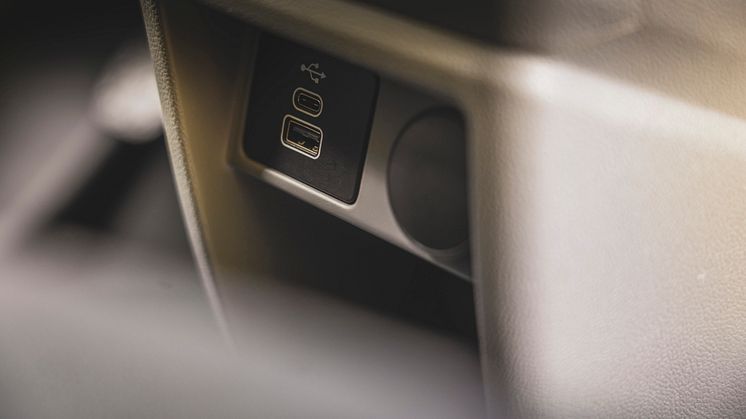 2023 TRANSIT CUSTOM LIMITED (18)