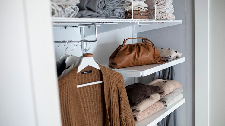 Elfa_Clothing_Interior_Click-in_system_Classic_Slidingdoor_Grace_2022_1_13