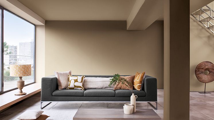 Flexa Kleur van het Jaar 2021 Brave Ground is een warme naturelle neutrale kleur die andere kleuren laat stralen en zorgt voor een stevige basis. Rondom Brave Ground zijn paletten gemaakt met kleuren die gemakkelijk zijn toe te passen.