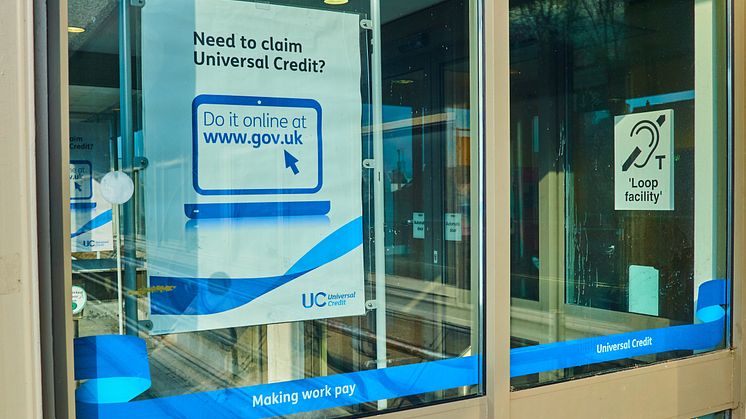 Government call for greater financial support for those waiting for Universal Credit