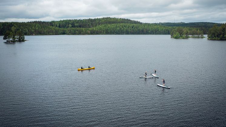 MalingsboKlotenPaddlingSUP_fotoAnnaHolm_VisitDalarna