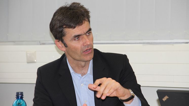 Brandenburgs Wissenschaftsstaatssekretär Martin Gorholt informierte sich am 26. März 2015 über den „Wildauer Weg der dualen Ausbildung“
