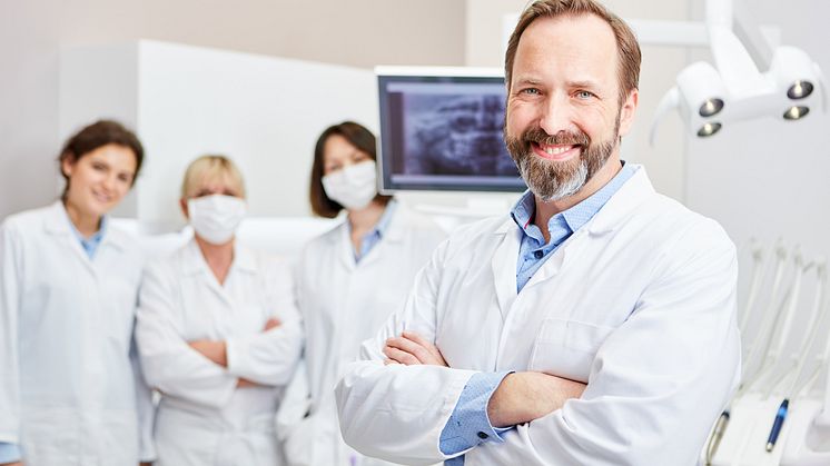 Dentists recommend a new nicotine pouch technology with gum protection for those patients that are unable to quit use of nicotine pouches or snus.