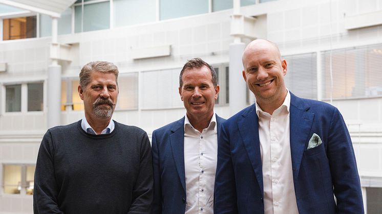 STOR AVTALE: Fra venstre: Kjetil Bakke, Head of Business Applications hos Norconsult, Robert Granum, Daglig leder på Canon Business Center Lysaker og Simen Teigen, Service manager på Canon Business Center Lysaker.