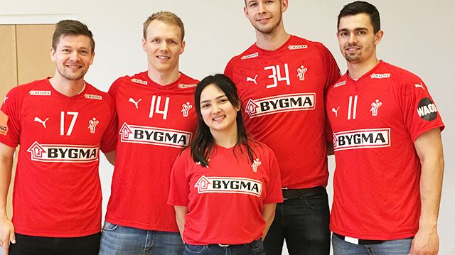 Nogle af de største danske sportsstjerner besøgte Julemærkehjem i Sønderjylland