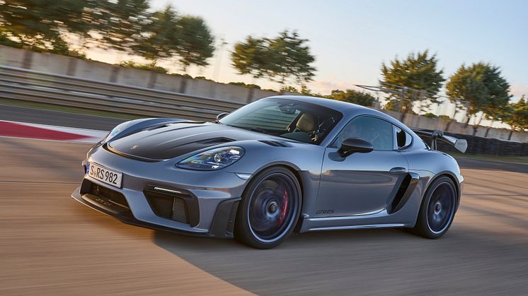 7 - 718 Cayman GT4 RS.jpg