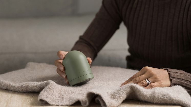 Pilo 2 Fabric Shaver in the new Sage color from Steamery.