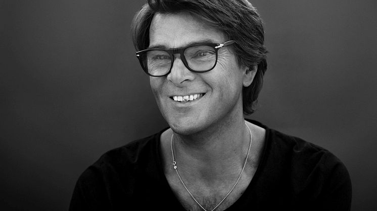 Niklas Strömstedt är en av de folkkära artisterna som gästar Live på Smådalarö Gård i sommar