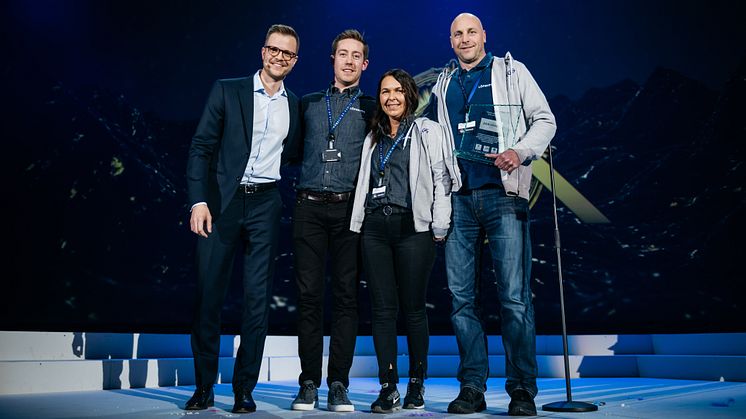 Geir Pedersen, Cecilie Martinussen og Peter Johansson fra Löfbergs mottok priser fra Nordic Choice Hotels.