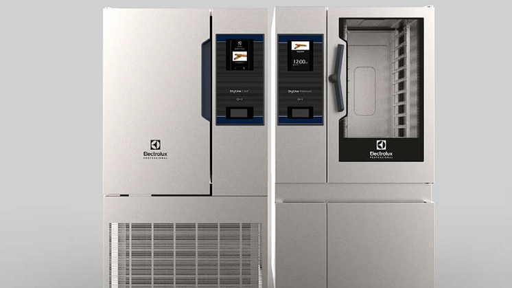 SkyLine Chill S Blast Chiller (till vänster) och SkyLine Premium kombiugn (till höger) med ny design