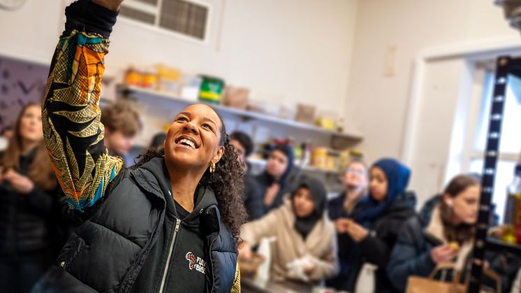 En av kommunens framgångsrika företagare, Patricia Dianda, som driver cateringfirma, spred energi och skapade intresse för restaurangbranschen för eleverna i årskurs 8.