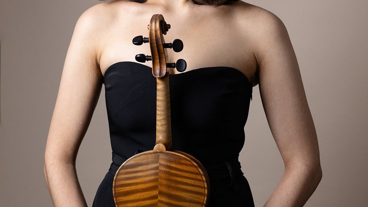 Ava Bahiri