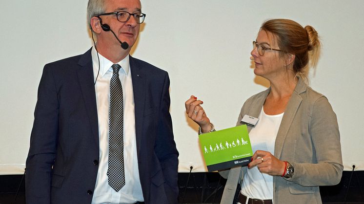 Einige Fragen lässt die neue BauO NRW noch offen – Prof. Thomas Kempen im Gespräch mit Tanja Buß