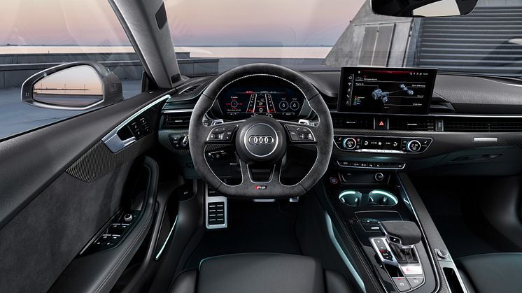 Audi RS 5 Sportback med competition plus pakke (Sebringsort krystaleffekt)