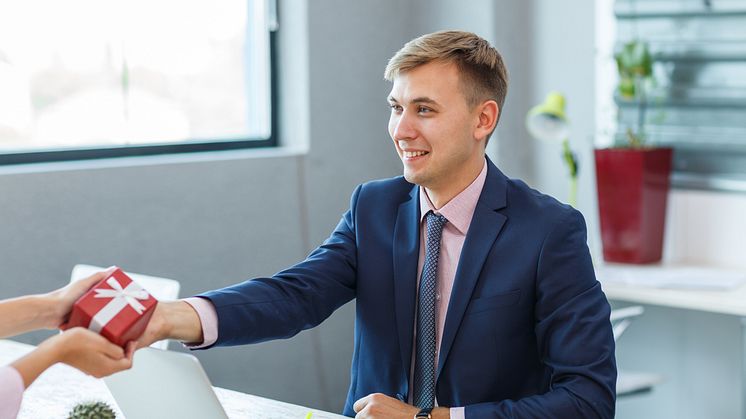 Simployers økonomirådgiver Espen Øren mener flere burde benyttet seg av den nye muligheten til skattefritak for gaver. Foto: Dreamstime