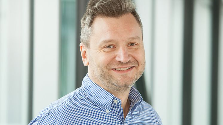Der gebürtige Ungar steht für strategische Expansion, Nachhaltigkeit und ein inspirierendes Einkaufserlebnis beim dänischen Einrichtungsunternehmen.