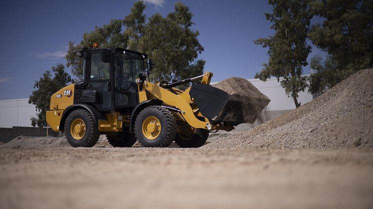 Cat 906 är tillsammans med Cat 908 två uppgraderade modeller inom ramen för Caterpillars Next generation-koncept. De har ny drivlina, ny förarmiljö och bättre lastaregenskaper.