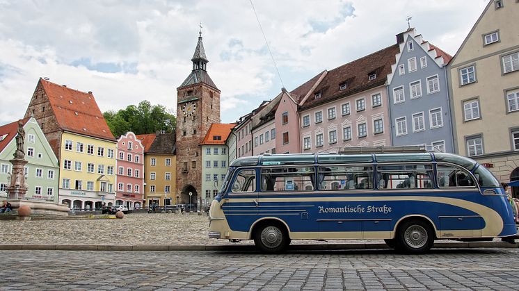 Landsberg am Lech: Nostalgisk bus, romantisk vej © Romantische Straße Touristik-Arbeitsgemeinschaft GbR