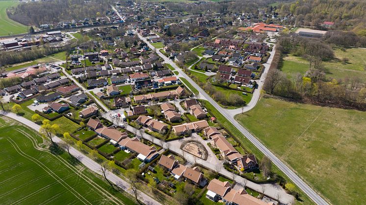 Vackra omgivningar, tågstation, skola och förskolor är bara några av de saker som gör Stehag till en populär plats att flytta till. 