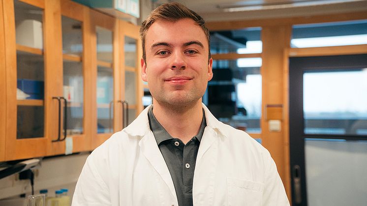 Erik Hartman forskar på diagnos- och behandlingsmetoder för sepsis och andra infektionssjukdomar. (Foto: Anders Walls Stiftelse)