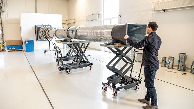 The measurement duct in Lindab's sound lab can be adapted to ventilation components in all normal shapes and sizes.