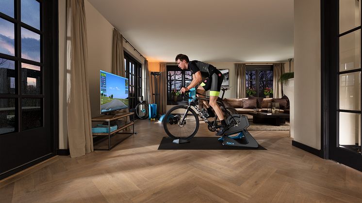 Tacx_NEO-2-Smart_50x33cm