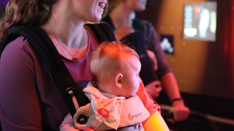 Babyomvisning på Popsenteret