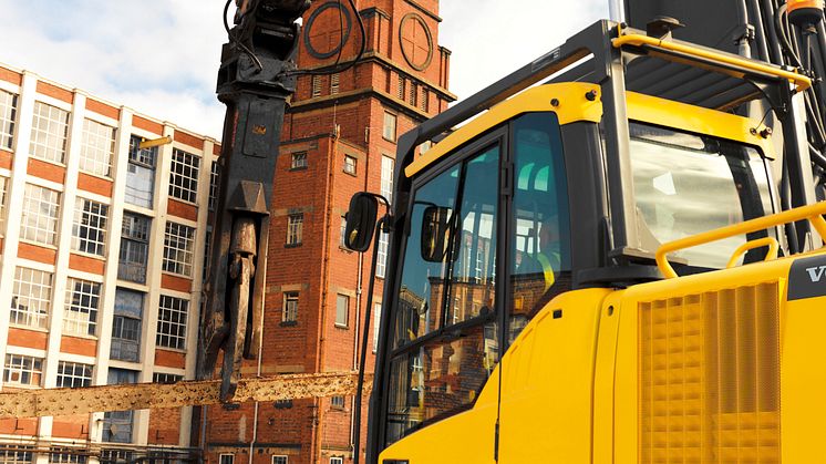 Bandgrävare Volvo EC480DHR - rivningsutrustning
