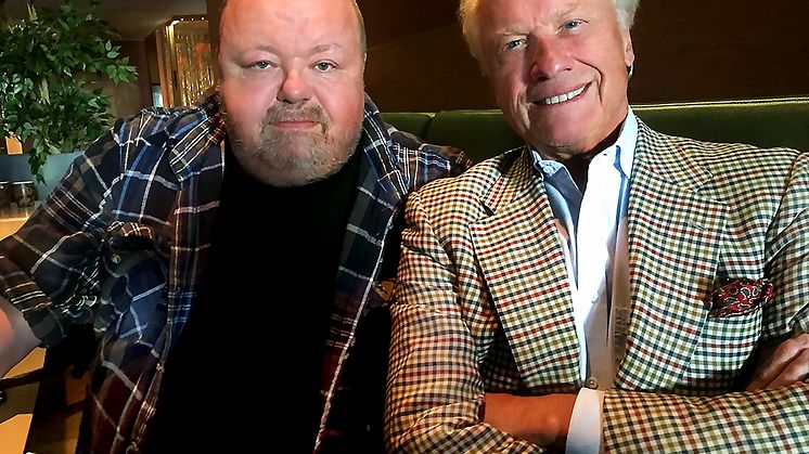 LOA FALKMAN OCH KALLE MORAEUS PÅ MAGNIFIK DECEMBERTURNÈ MED ”Vår jul”!