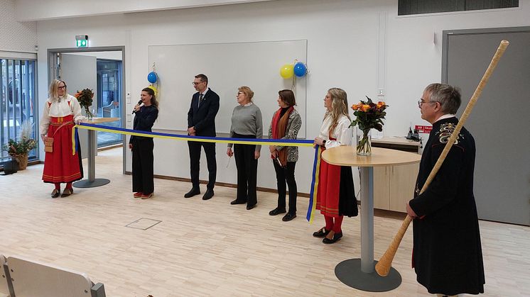 Från vänster: Eva Gummus, Sofia Jarl (C), Jörgen Norén (S), Lisbeth Mörk-Amnelius (DSP), Birgitta Sacrédeus (KD), Sandra Svensson, Isaac Clason. 