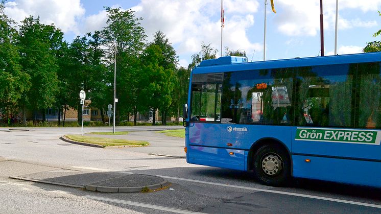 Tusentals resenärer åker med Grön express varje dag. Nu föreslår Västtrafik att antalet avgångar minskar och att hållplatser ser över. Foto: Härryda kommun
