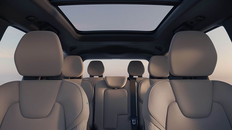 New_Volvo_XC90_Interiors.jpg