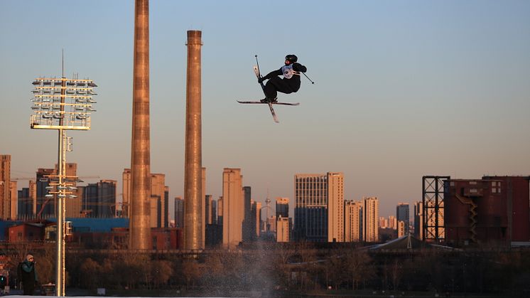 231202-Oliwer-Magnusson-vc-big-air-Kina-Foto-FIS