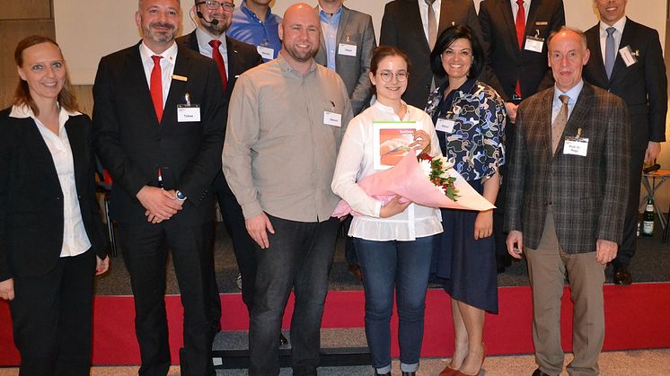 Die ProtagonistInnen des Edu-Talks (v.re.): Volker Auracher, Michael Nagy, Maiko Post, Azize Ekinci, Volker Schebesta, Anabel Görtz, weitere Beteiligte. Text & Foto: Franz Motzko.