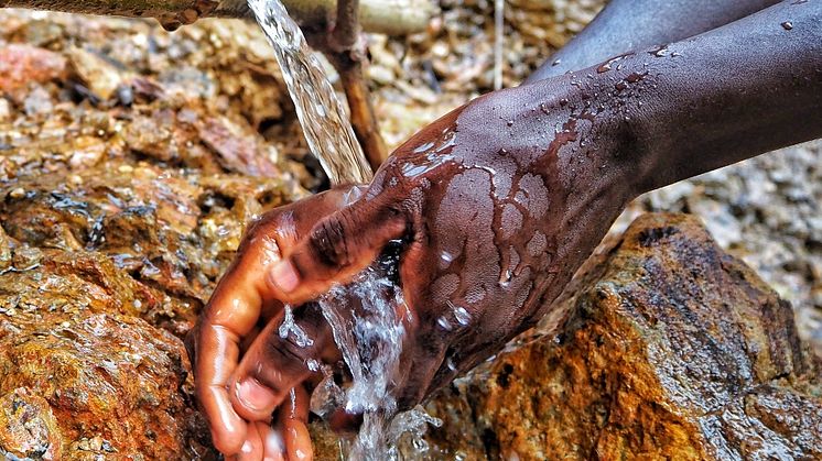 Zoégas satsar på solvatten i Uganda