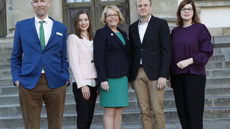 Gustav Hemming (C), Ella Bohlin (KD), Irene Svenonius (M), Tomas Eriksson (MP) och Anna Starbrink (L). Foto: Danish Saroee 
