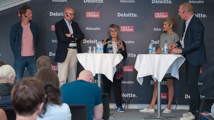 I panelen: Hannes Sjöblad, Singularity University,  Klas Wåhlberg, vd Teknikföretagen, Maud Olofsson, styrelseproffs och tidigare partipolitiker samt Anna Felländer, Digital Economist. Moderator: Erik Wahlin, chefredaktör Affärsvärlden.