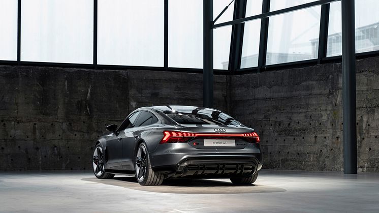 Audi RS e-tron GT (Daytonagrå)