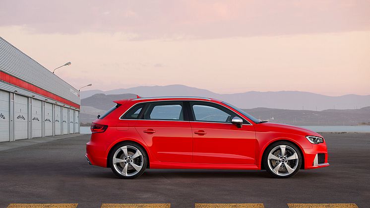 Audi RS 3 Sportback side
