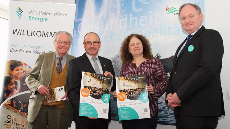 Freuen sich auf das Familienkonzert (v. l): Christian Weyert, Manager Detmolder Kammerorchester, Bürgermeister Andreas Bee, Erika Josefs, Leiterin Marketing Bad Lippspringe, und Dr. Stephan Nahrath, Geschäftsführer Westfalen Weser Energie..