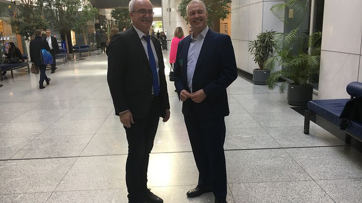 Schirmherr Werner Kuhn, MdEP mit Scandlines‘ CEO Søren Poulsgaard Jensen im Europäischen Parlament
